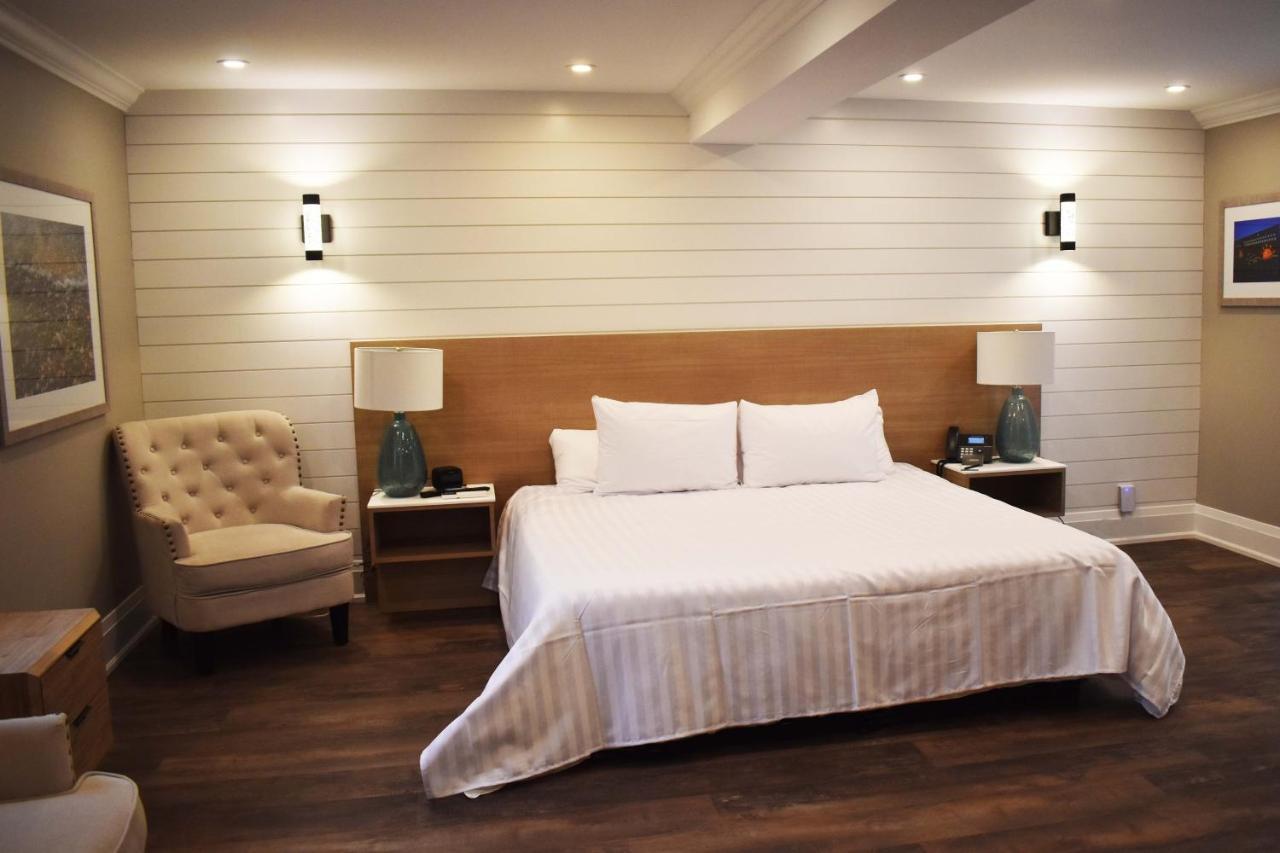 Colonial Hotel & Suites Grand Bend Ngoại thất bức ảnh