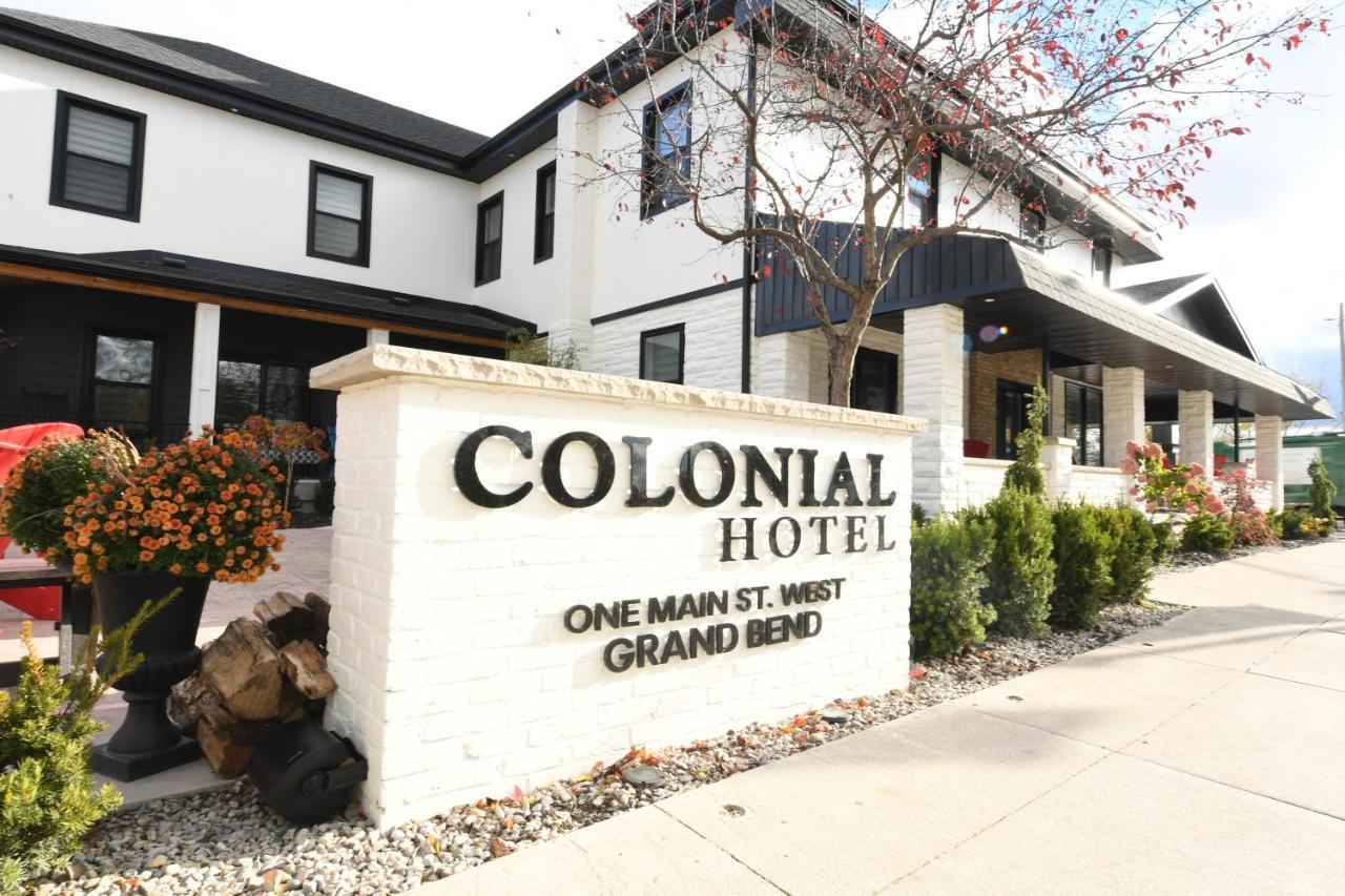 Colonial Hotel & Suites Grand Bend Ngoại thất bức ảnh
