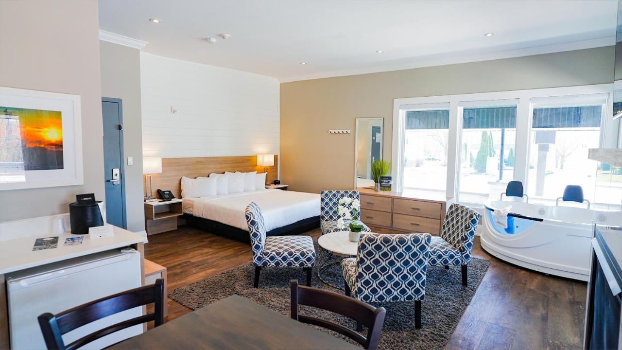 Colonial Hotel & Suites Grand Bend Ngoại thất bức ảnh