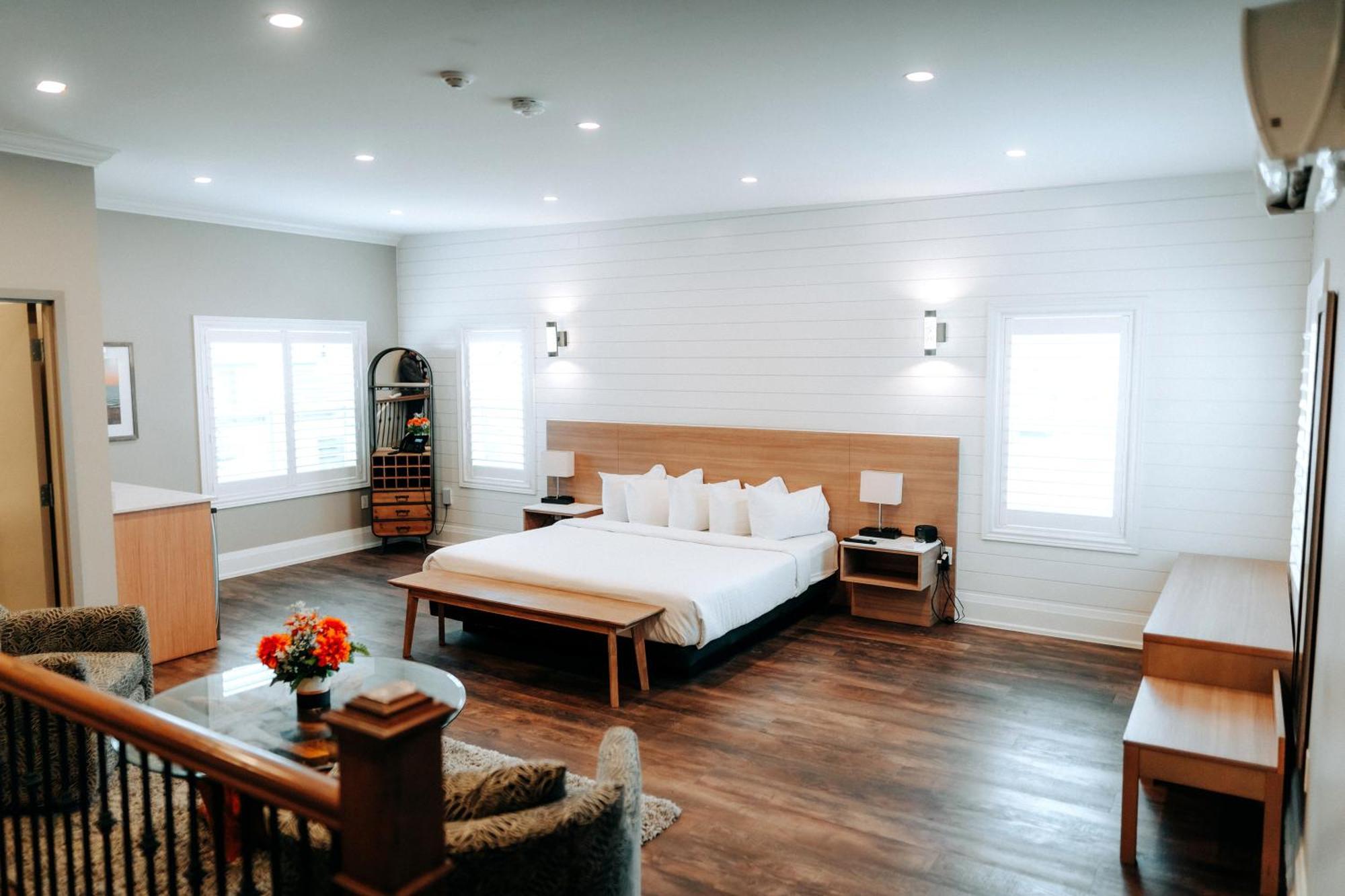 Colonial Hotel & Suites Grand Bend Ngoại thất bức ảnh
