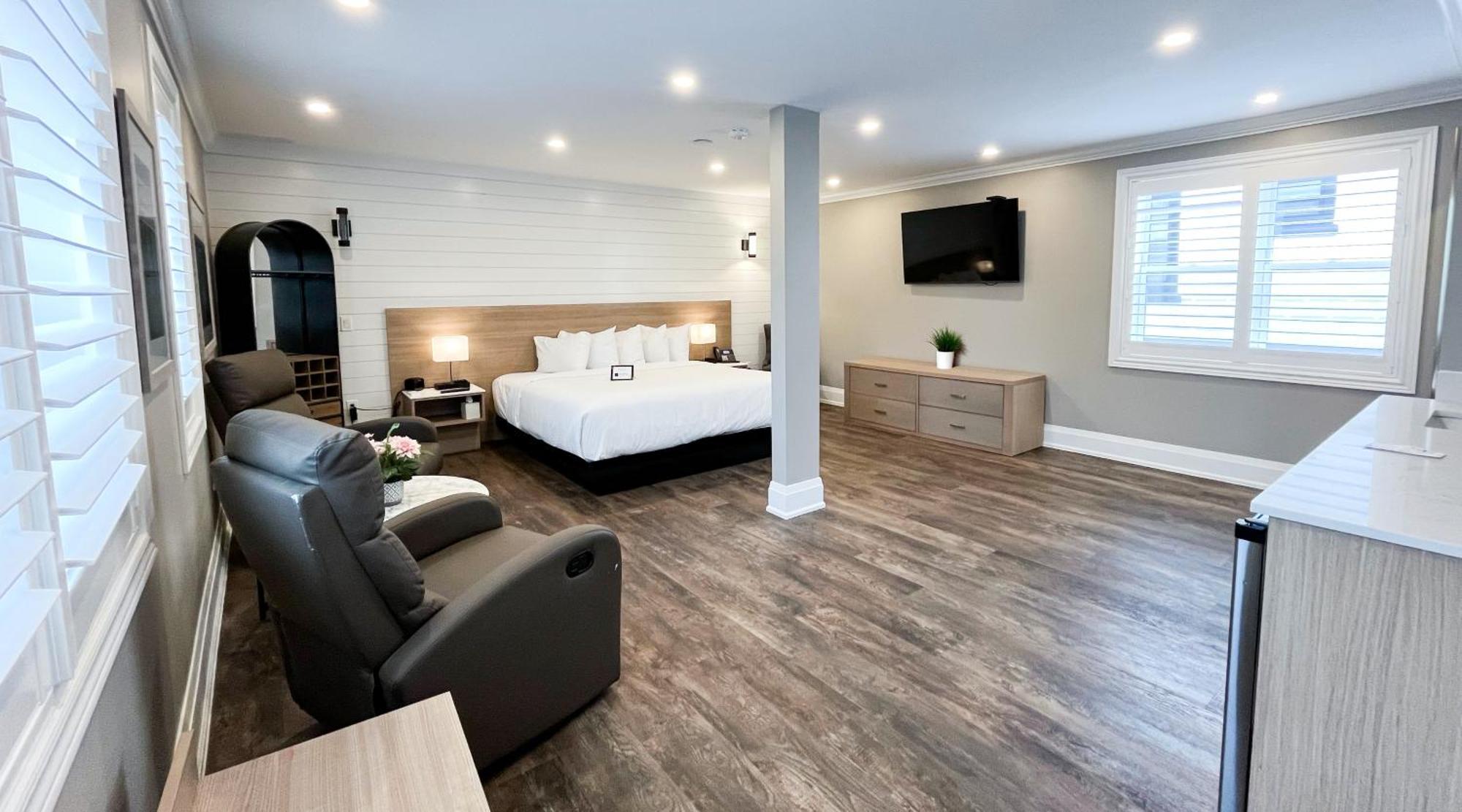 Colonial Hotel & Suites Grand Bend Ngoại thất bức ảnh