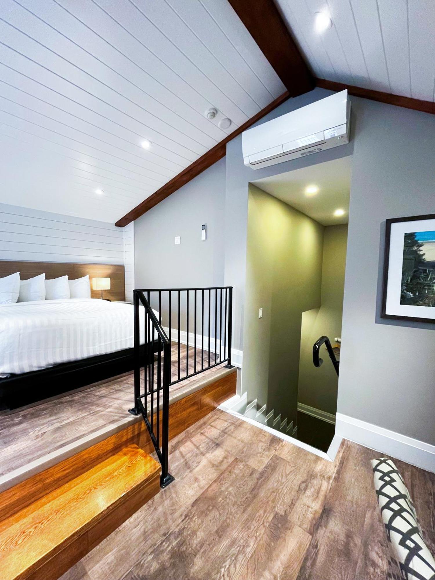 Colonial Hotel & Suites Grand Bend Ngoại thất bức ảnh