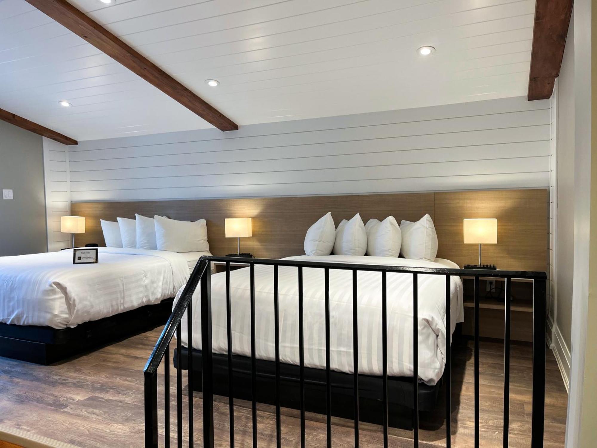Colonial Hotel & Suites Grand Bend Ngoại thất bức ảnh