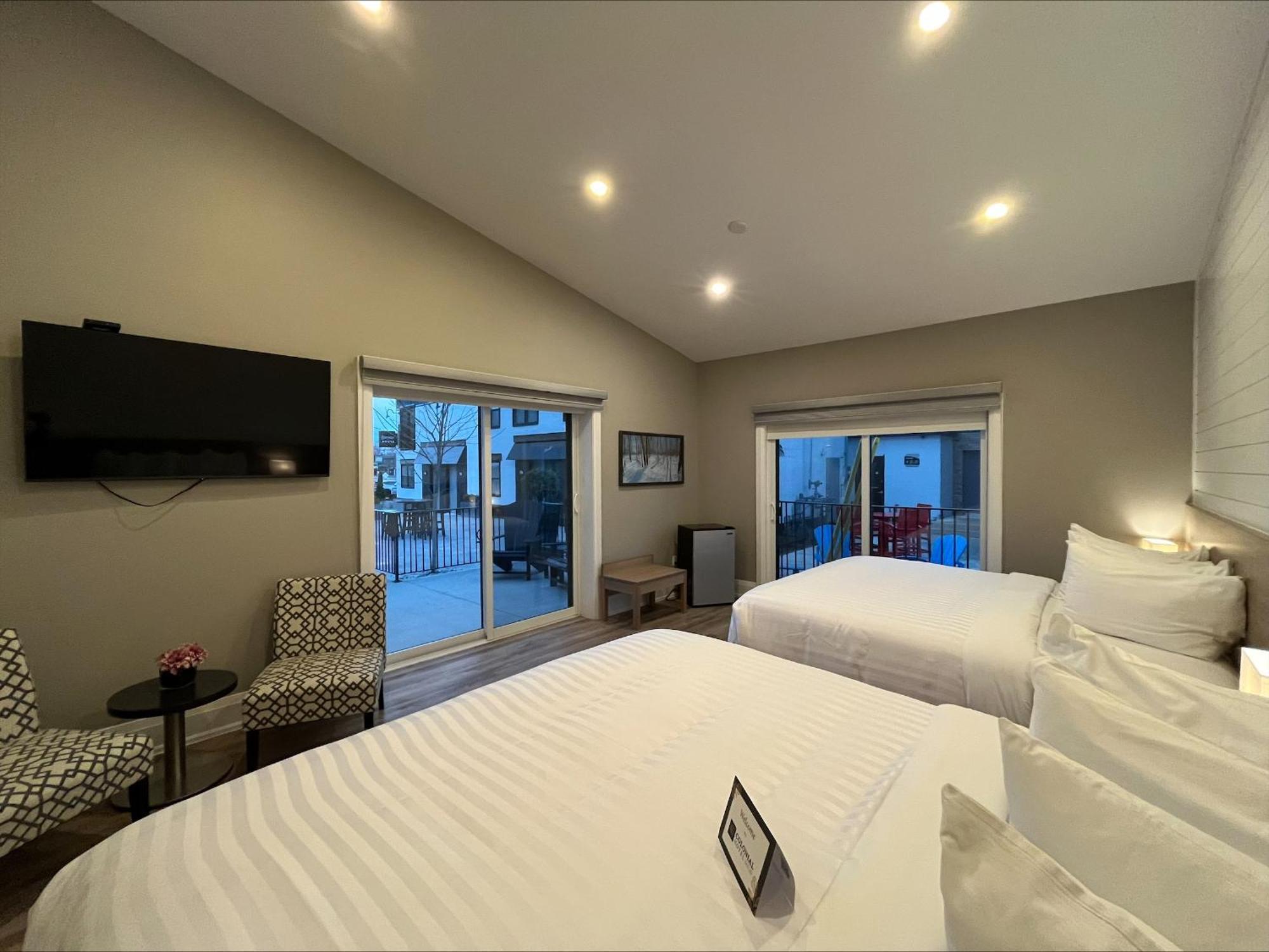 Colonial Hotel & Suites Grand Bend Ngoại thất bức ảnh