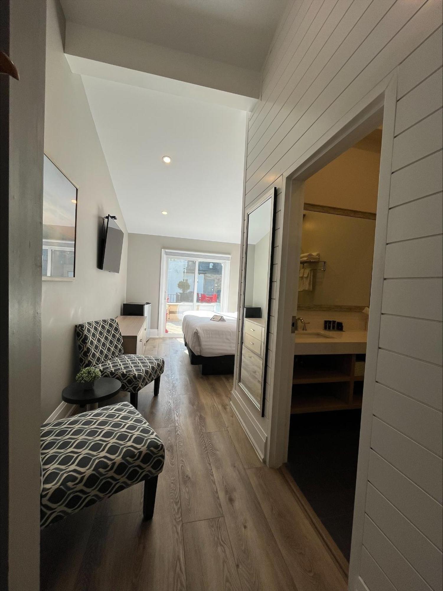 Colonial Hotel & Suites Grand Bend Ngoại thất bức ảnh
