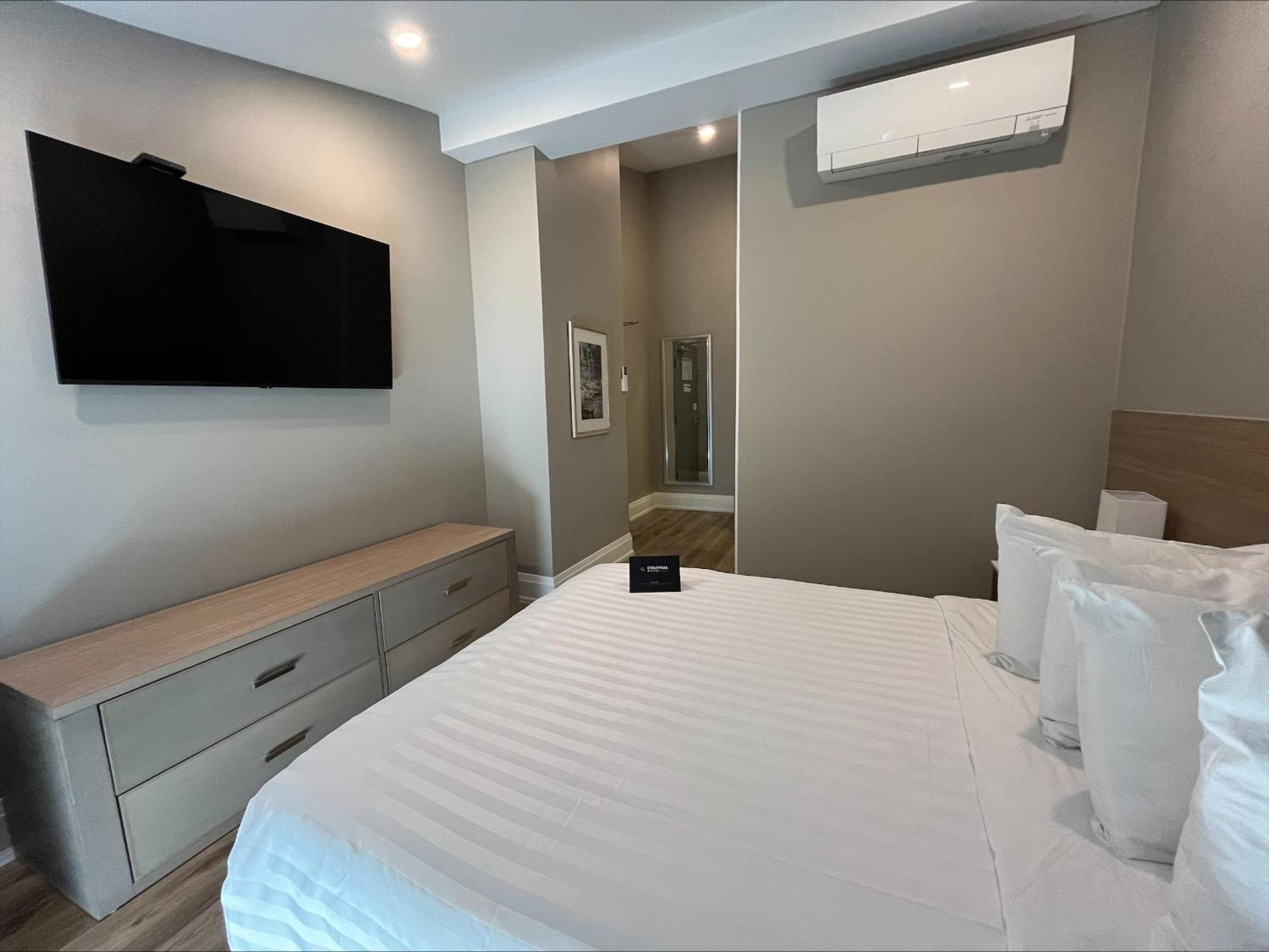 Colonial Hotel & Suites Grand Bend Ngoại thất bức ảnh